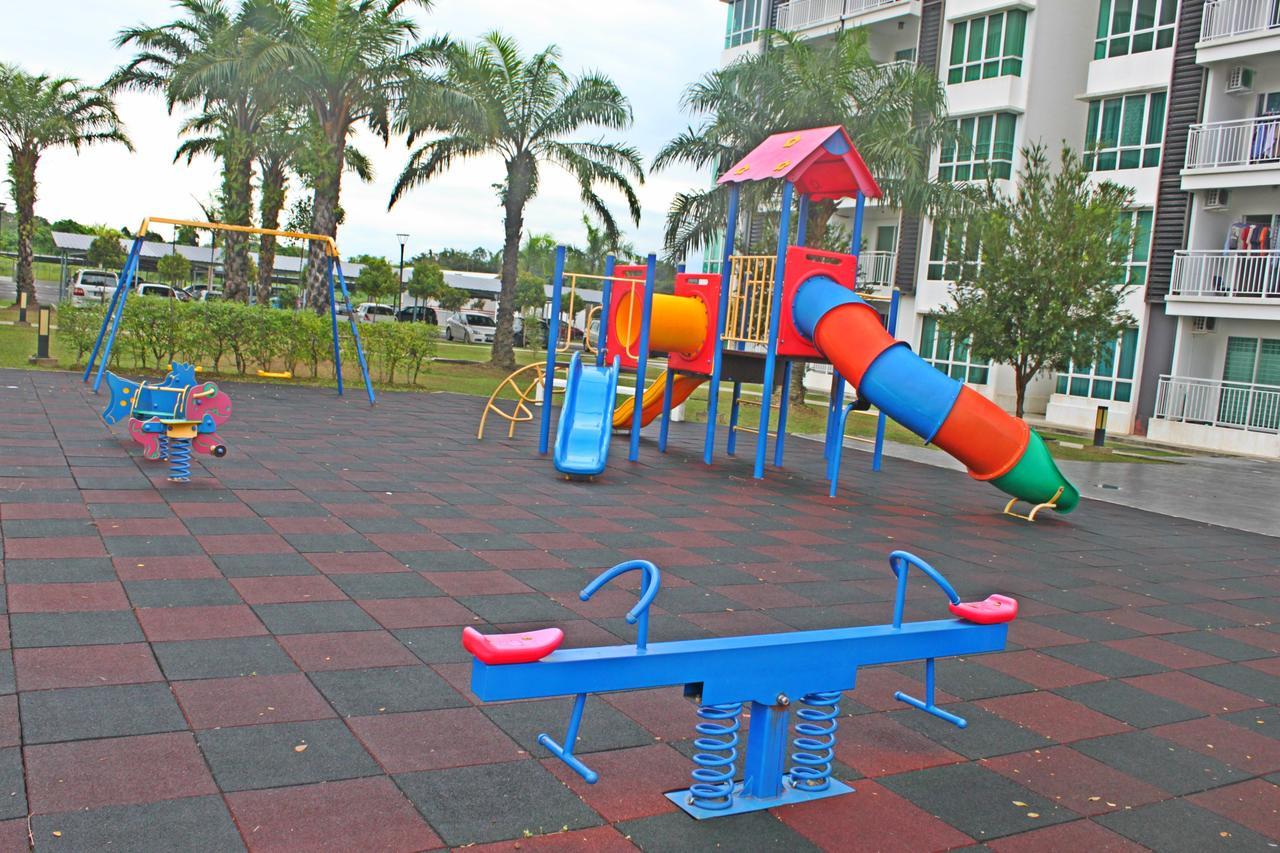 Hello Kitty Signature Suite Sandakan Buitenkant foto